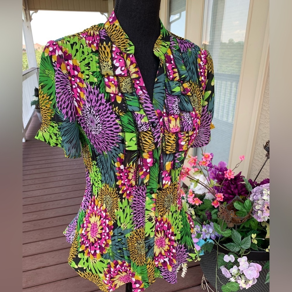 Multicolored Floral Button Down Shirt - Picture 5 of 8